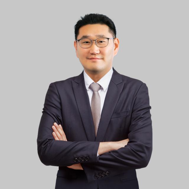 군판사 출신, 정지훈 변호사
